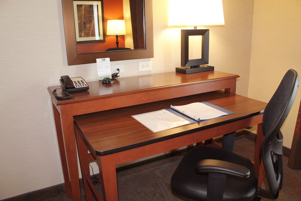 Suite, 1 King Bed, Accessible (Mobility)