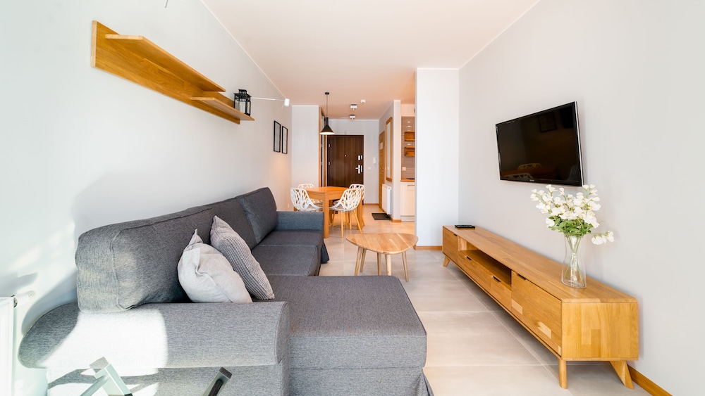 Apartment (81)