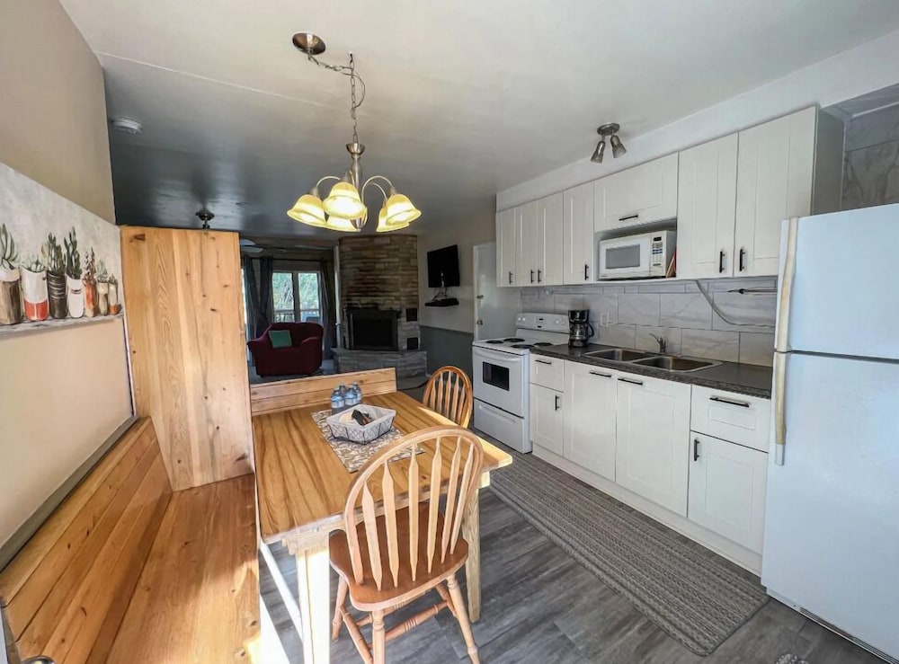 Traditional Cottage, 2 Bedrooms photo 2