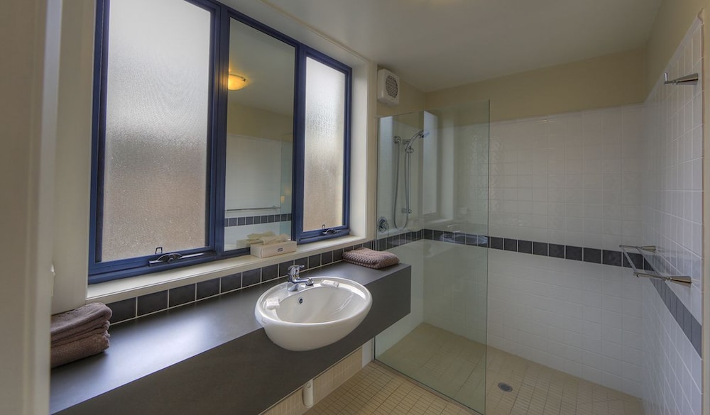 Standard Apartment, Multiple Bedrooms, Non Smoking, Kitchen (3 Bedroom Apartment) photo 3