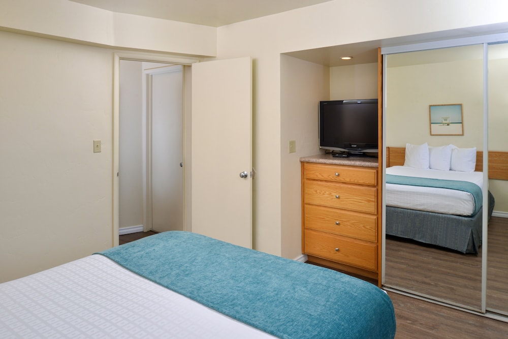 Standard Suite - Photo 2