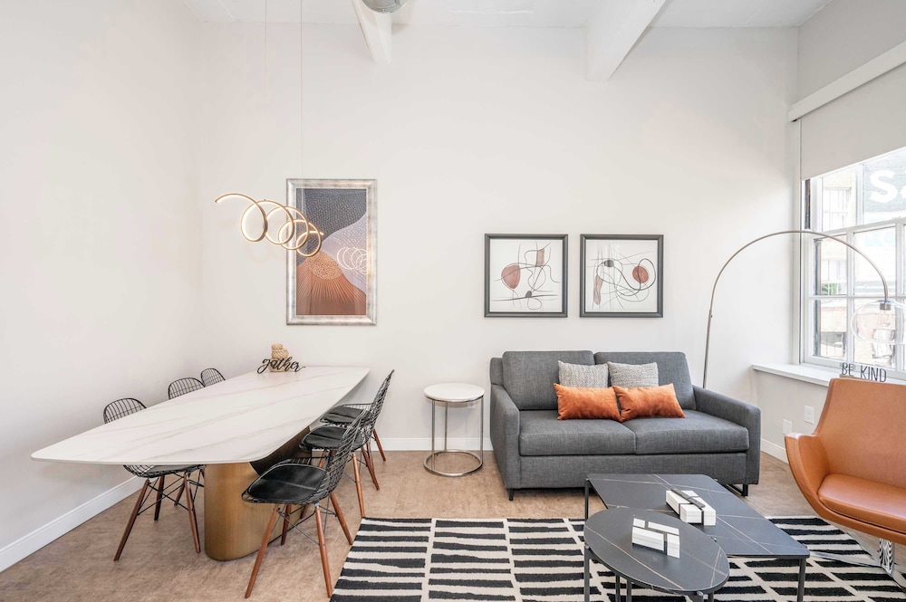 Apartment, Multiple Beds, Kitchen, City View (The 333 Suites 201)