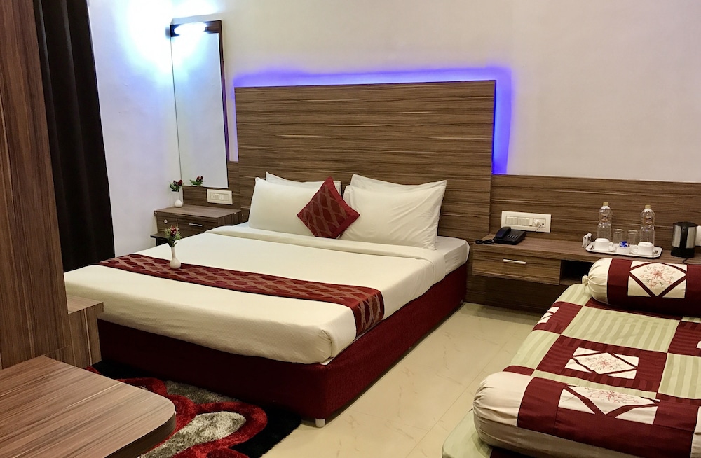 Deluxe Room A/c - Photo 5