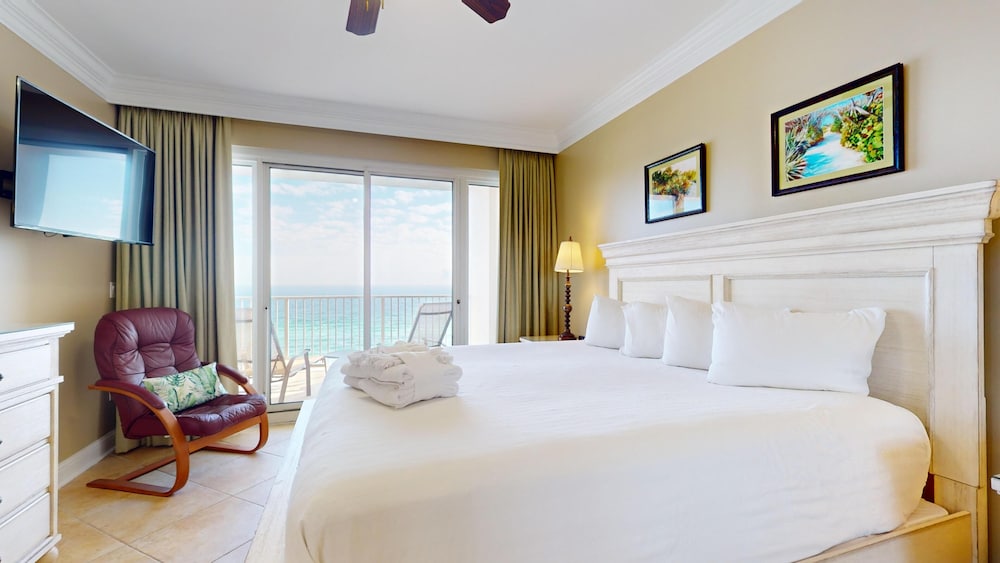 Condo (Tides 1001) photo 1