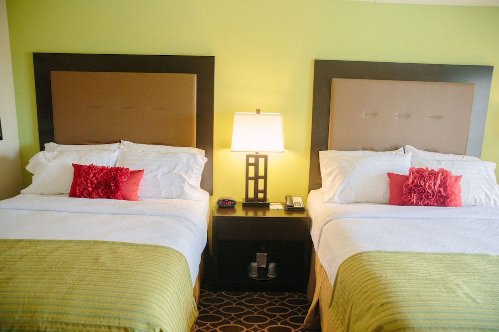 Premium Room, 2 Queen Beds photo 2