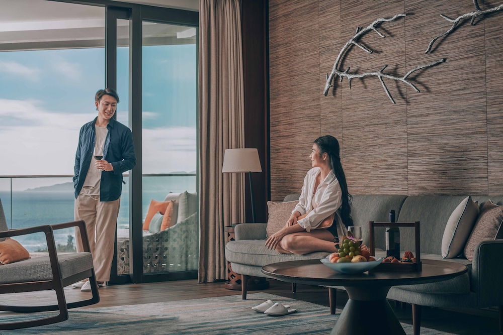 1 King Suite Oceanfront