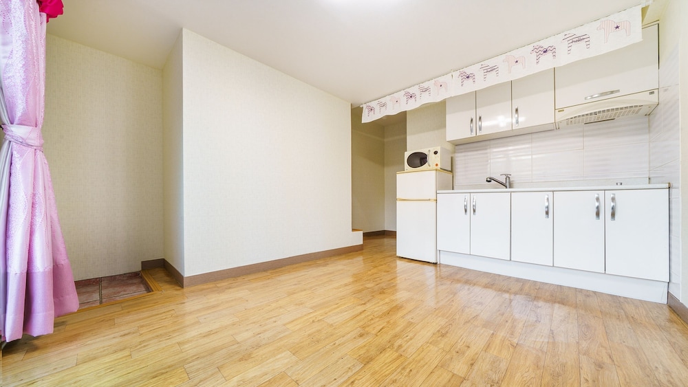 Basic Room, 1 Bedroom (Eunbit(river view)) - Photo 12