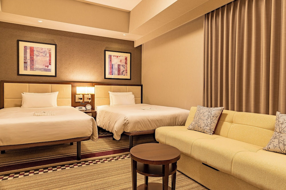 Twin Room With Sofa, Non-Smoking
