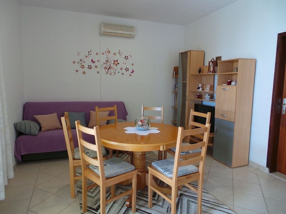 Apartment (Draga - big terrace apartment - A2(4+)