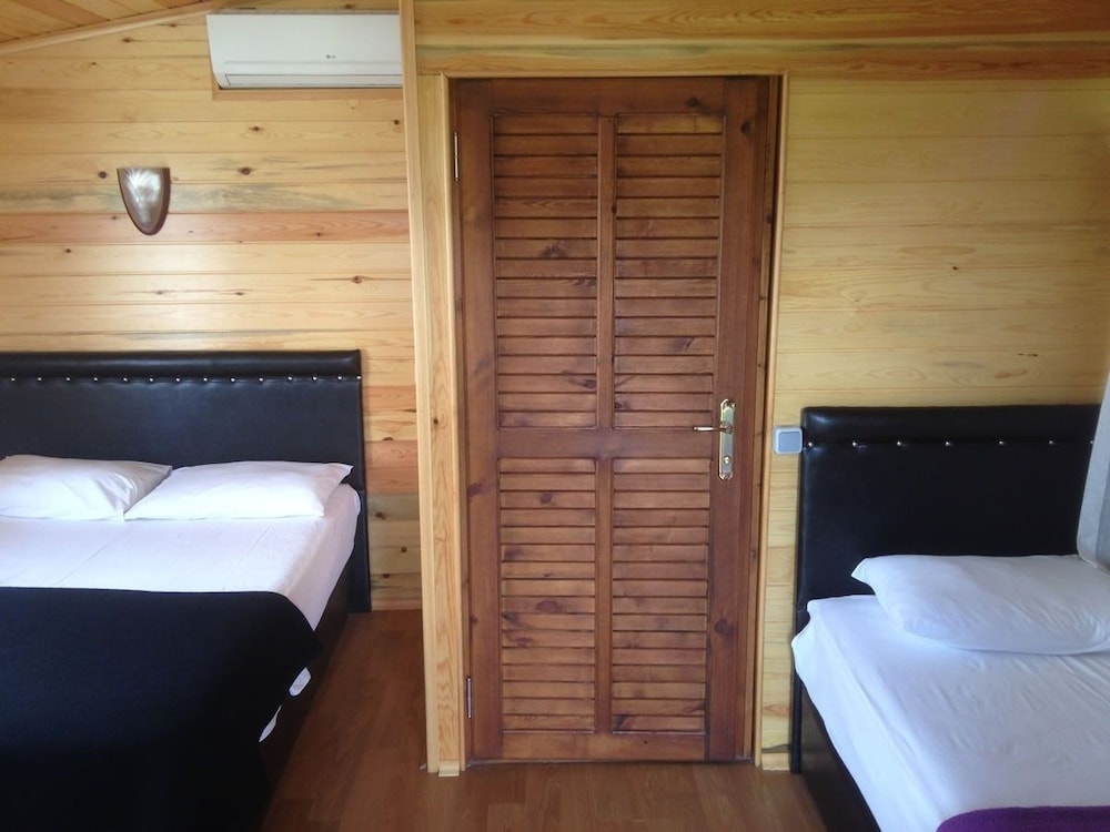 Deluxe Bungalow photo 1