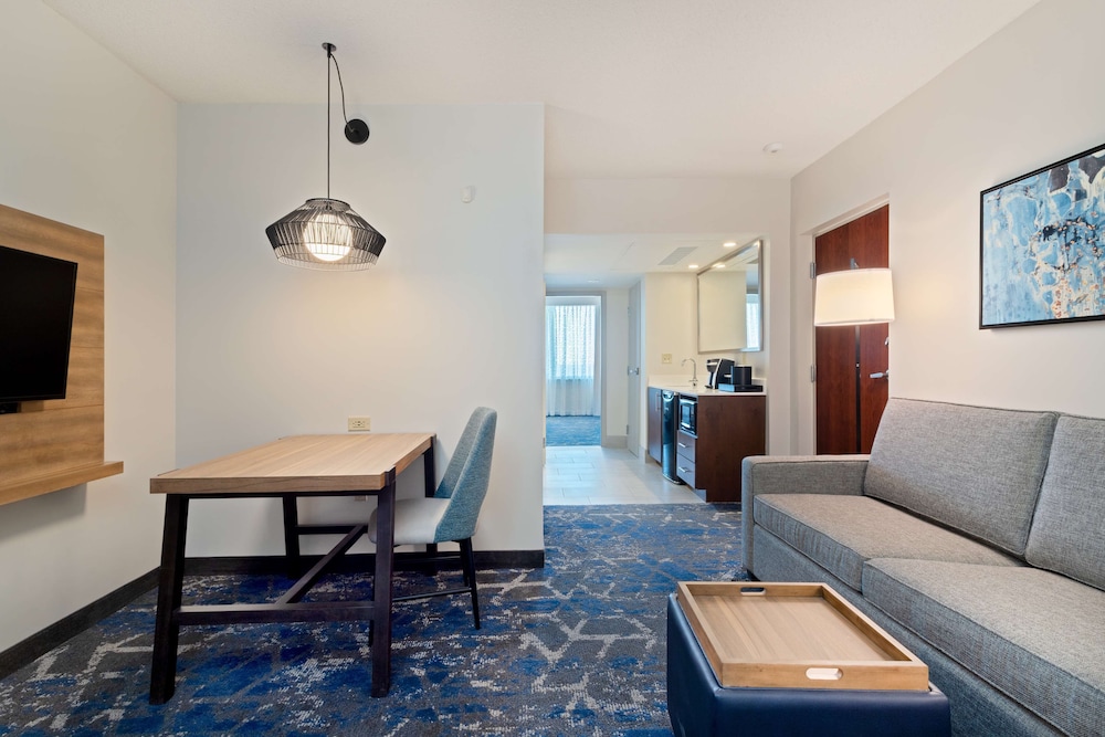 Premium Room, 1 King Bed, Accessible, Bathtub (Mobility & Hearing, In-room air purification) - Photo 7