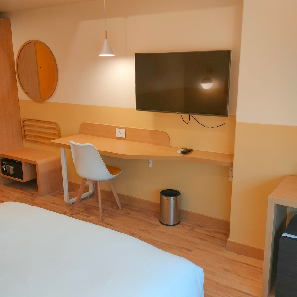 Executive Room - Photo 2