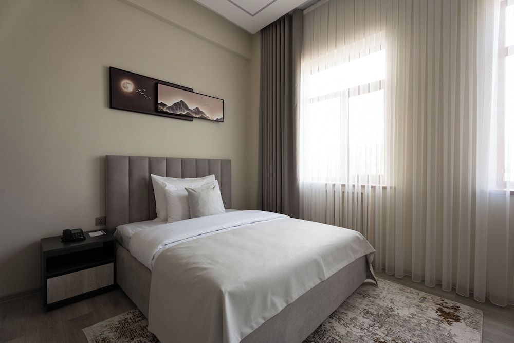 Basic Single Room, Courtyard View photo 1