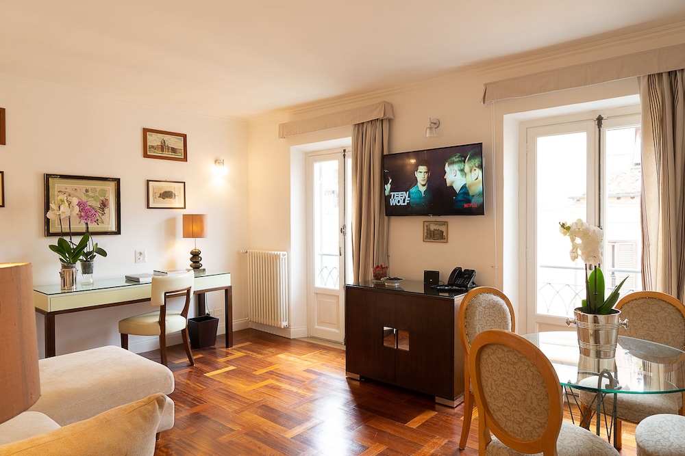 Classic Apartment, 1 Bedroom, Mezzanine photo 1