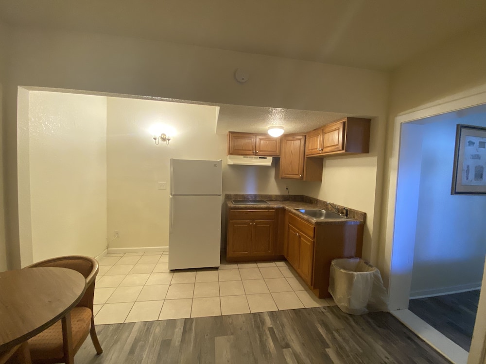 Suite, 2 Bedrooms, Non Smoking photo 3