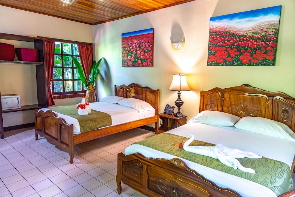 Doppelzimmer, 2 Doppelbetten, Gartenblick, Gartenbereich