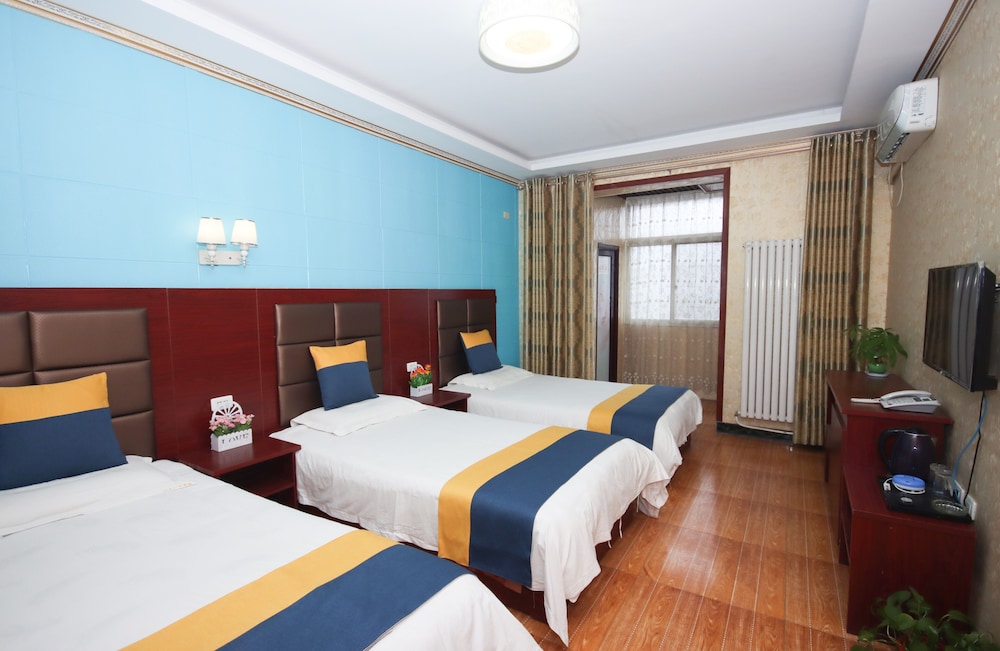 Deluxe Triple Room photo 3
