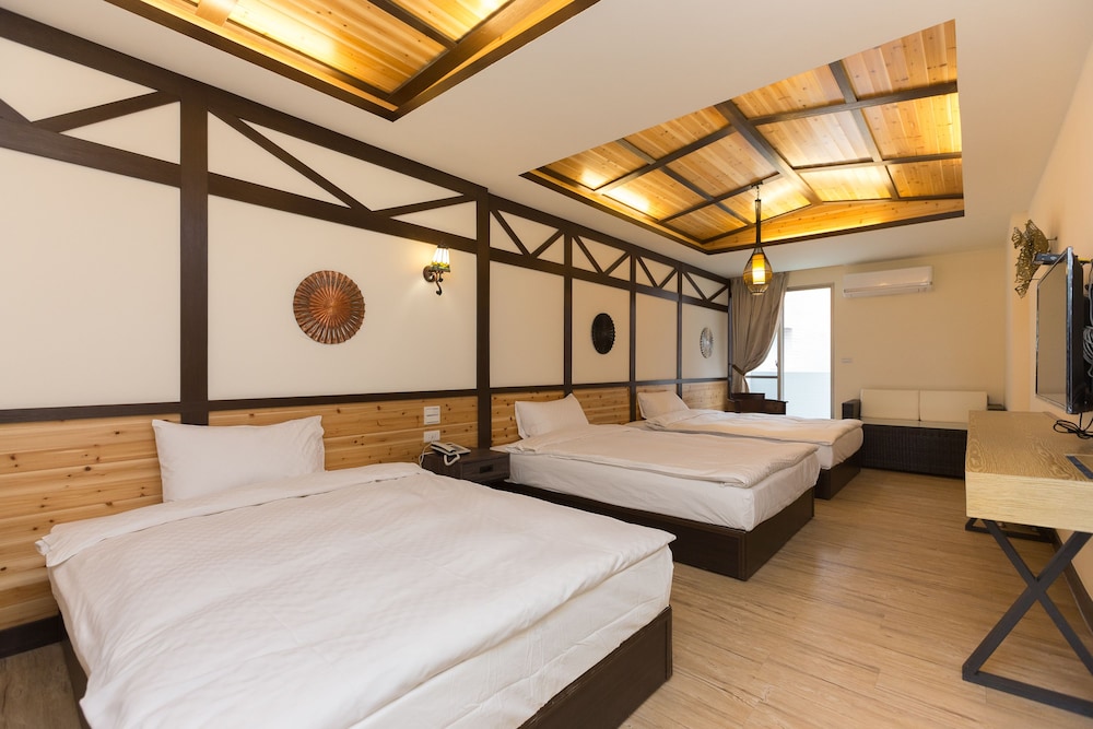 Deluxe Quadruple Room, 2 Double Beds, Non Smoking photo 1