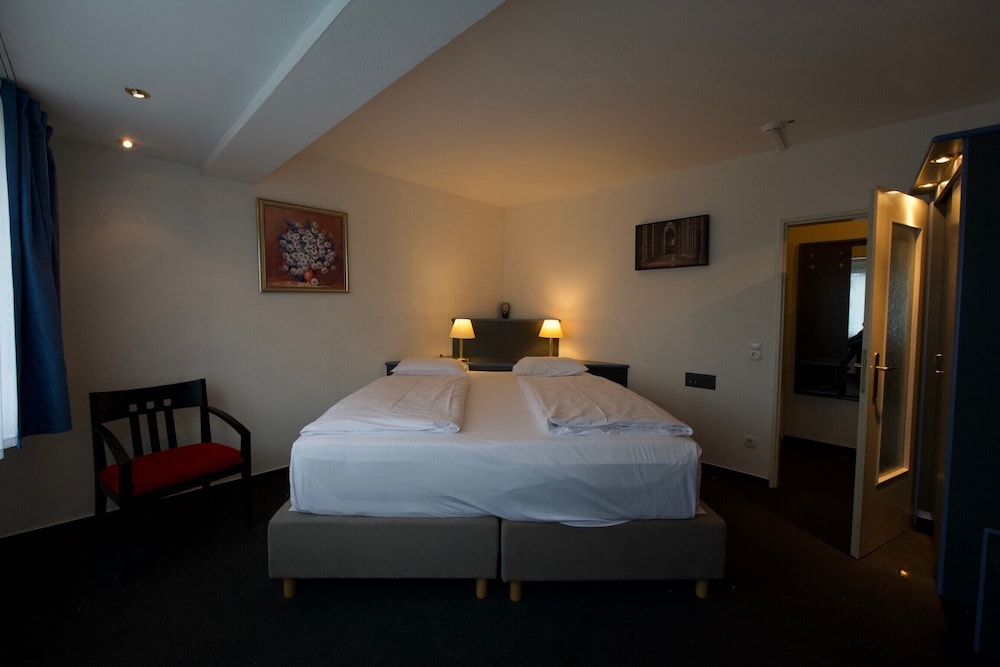 Basic Double Room