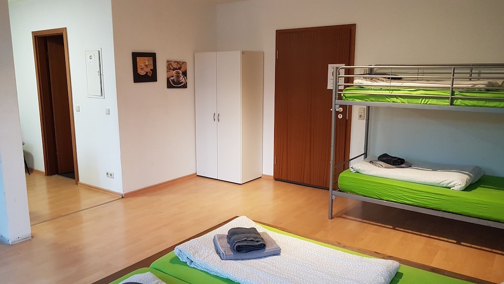 Basic Quadruple Room, Non Smoking (2-4 Adults) photo 1