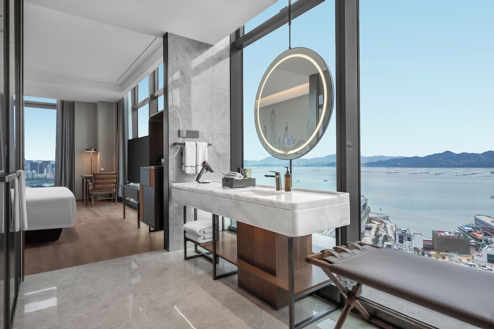Executive Sea View Queen Room photo 2