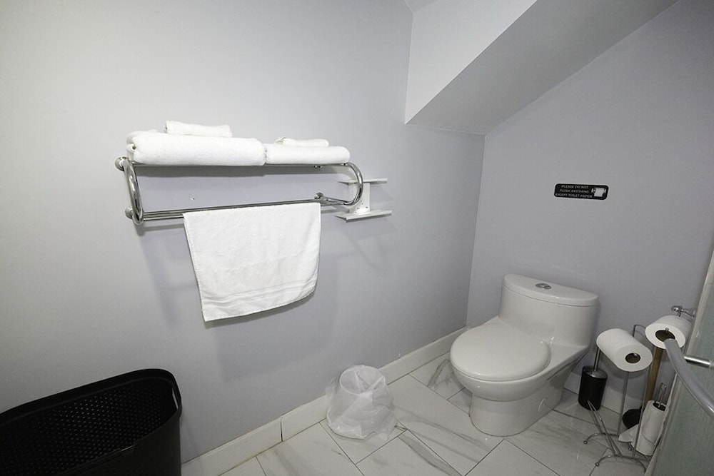 Basic Room, 1 Double Bed photo 2
