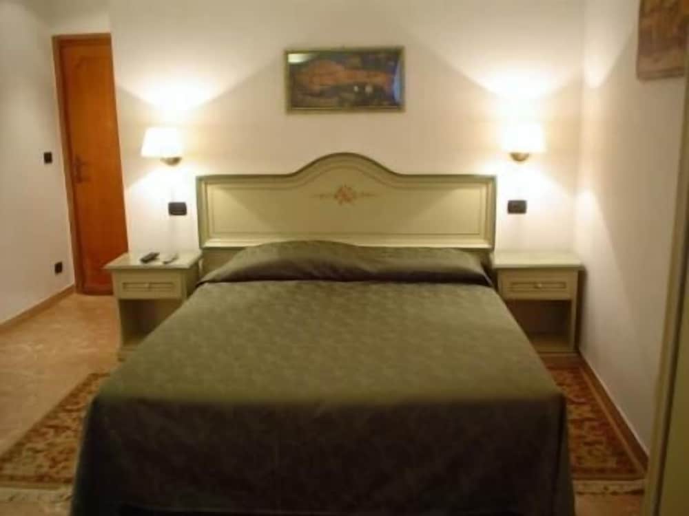 Quadruple Room photo 2
