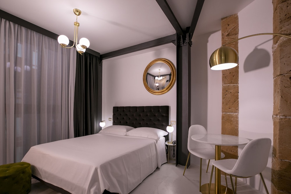 Premium Suite - Photo 3