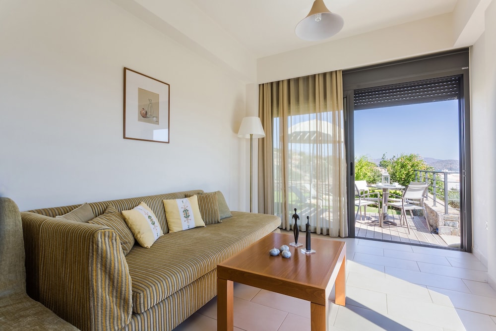 Deluxe Apartment, Private Pool (Dimitra) photo 3
