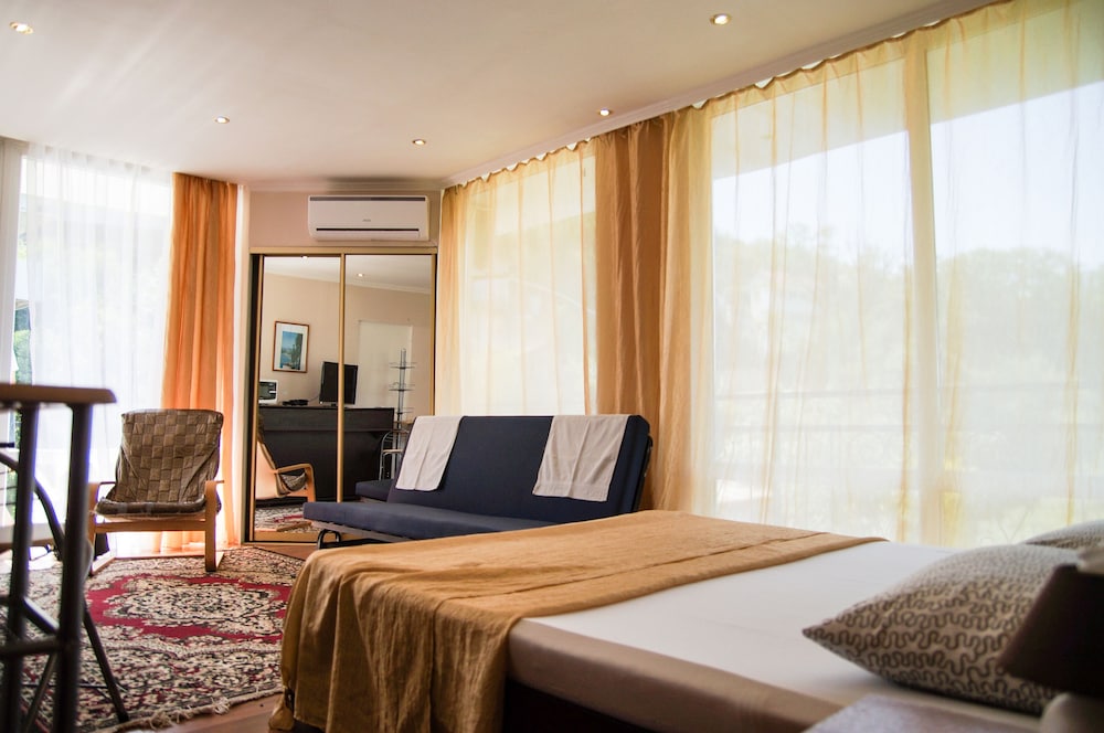 Luxury Quadruple Room, Pool View photo 2