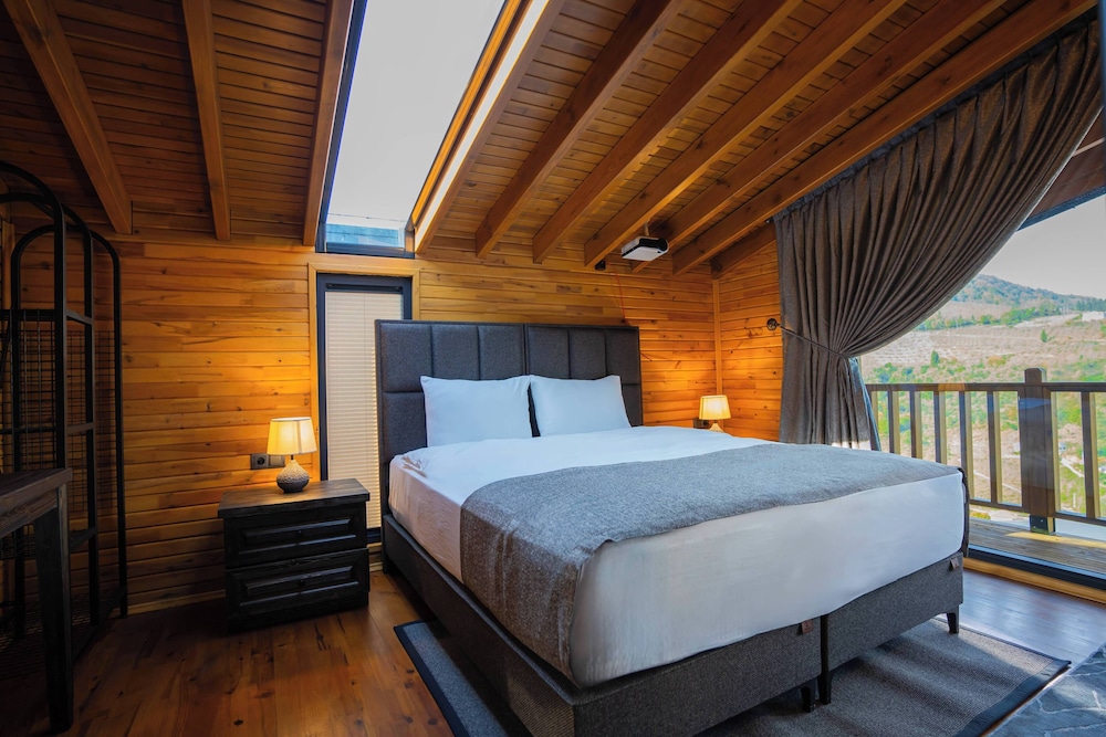 Family Bungalow, 3 Bedrooms, Mountain View, Sea Facing