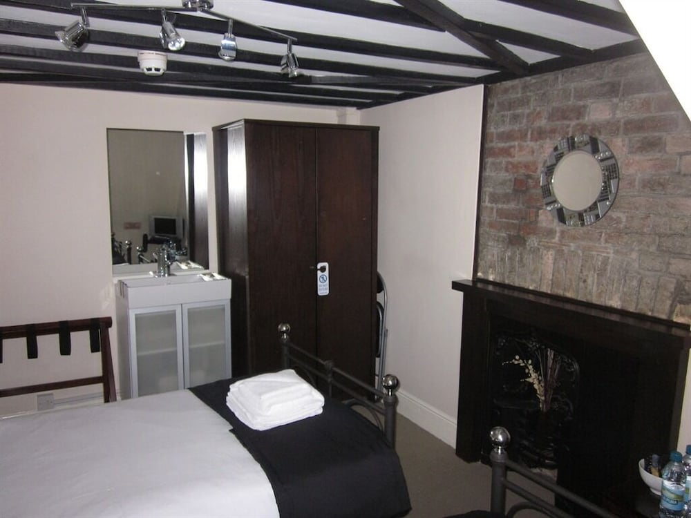 Twin Room, Shared Bathroom photo 2