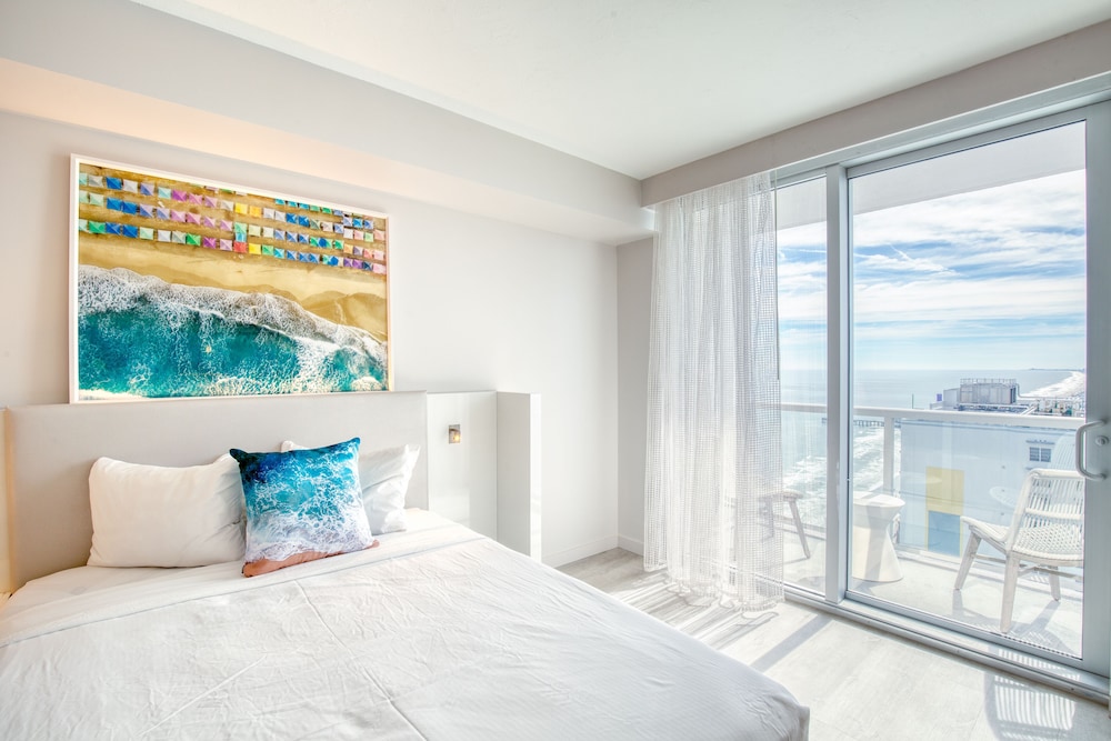 Standard King Room with Ocean View - Photo 2