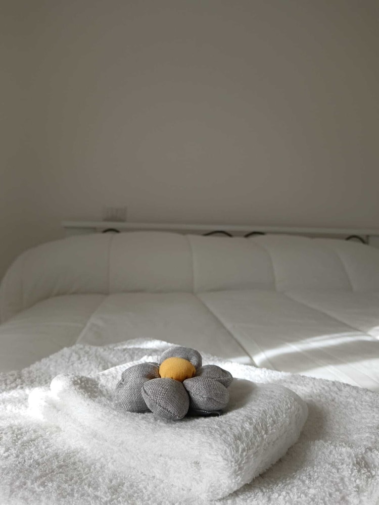 Room, Mobility Accessible photo 2
