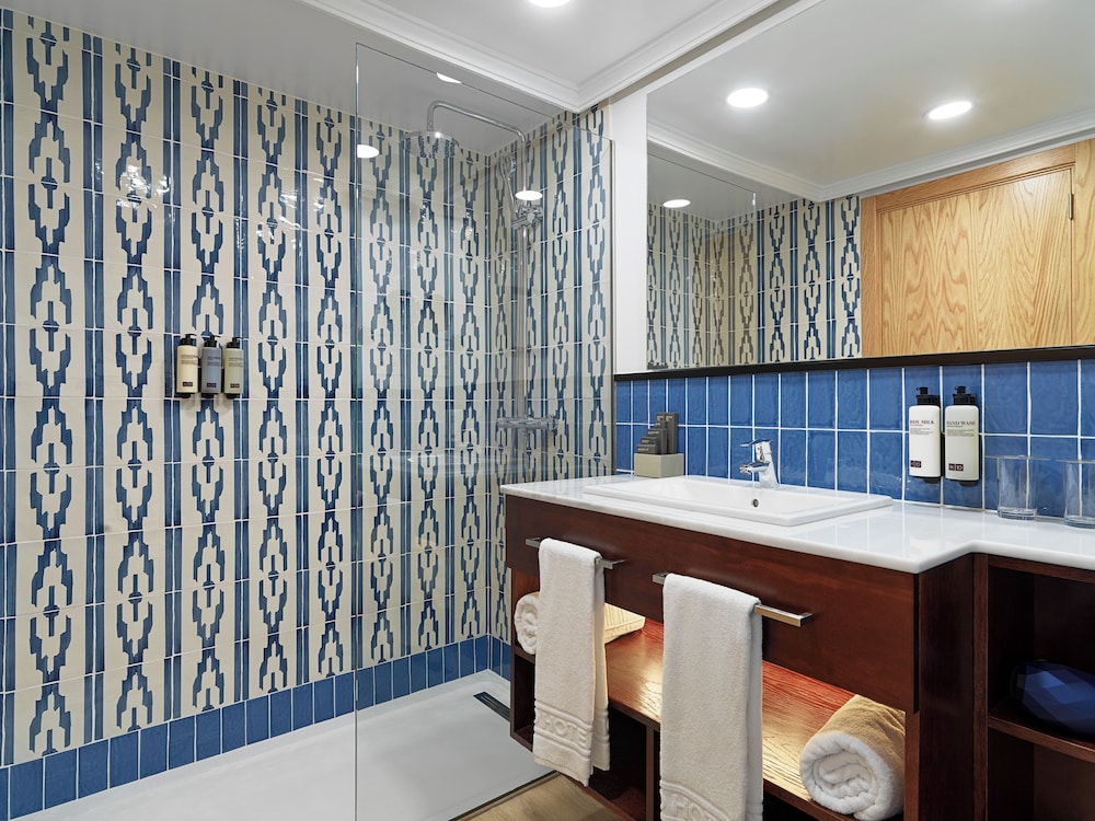 Junior Suite, Terrace thumbnail 6