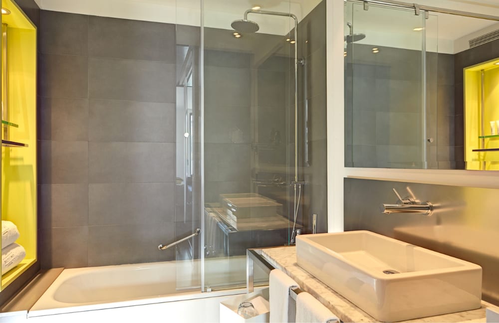 Junior Suite, Terrace thumbnail 6