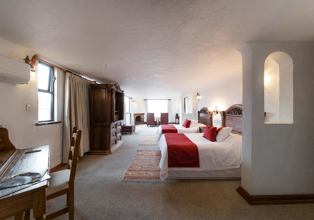 Junior Suite, Multiple Beds - Photo 1
