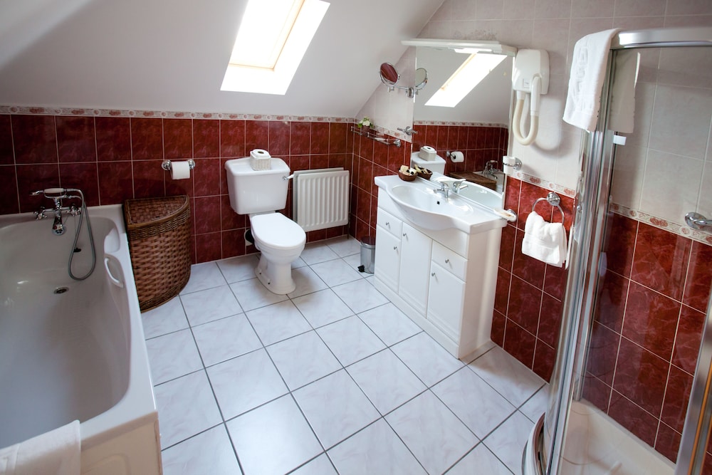 Junior Suite Ensuite with Bath Sea View (Golf Course View - Room 5) photo 2