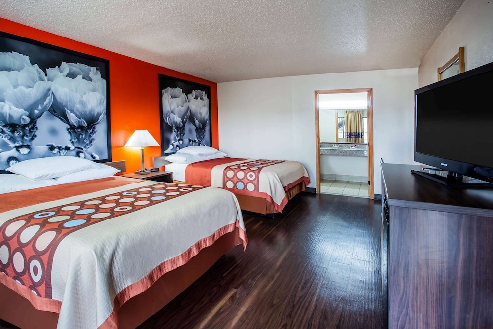 Room, 2 Queen Beds, Accessible, Non Smoking (Roll-In Shower) photo 1