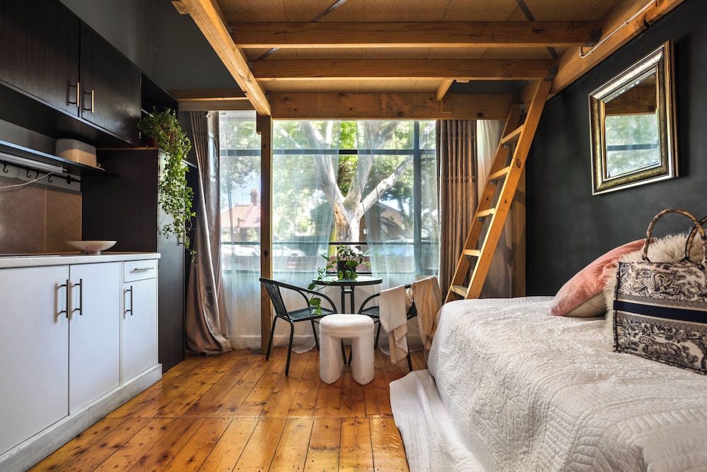 Family Studio Suite, Multiple Beds, Kitchen, Mezzanine photo 1