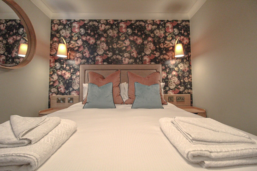 Double Room, Ensuite - Photo 2