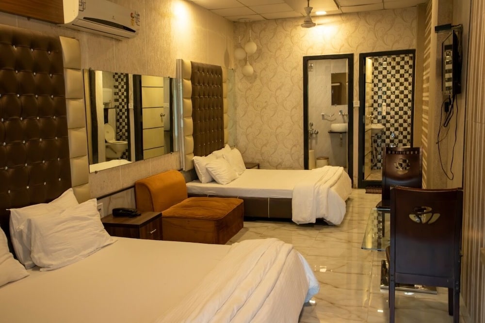 Executive Room - Photo 3