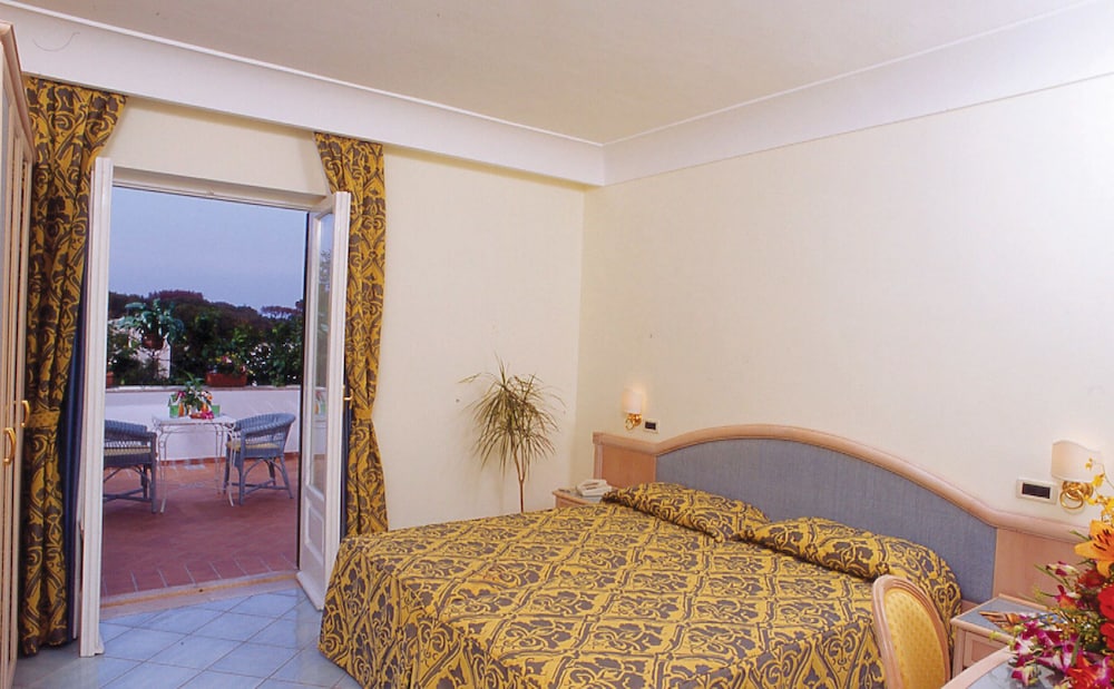 Superior Triple Room, Park View