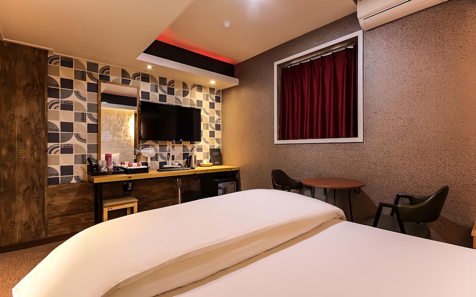 Room (Standard) - Photo 10