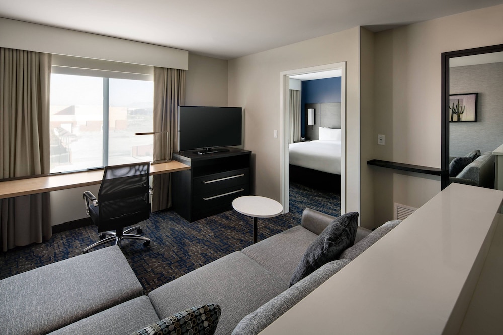 Suite, 1 Bedroom (Patio) - Photo 4