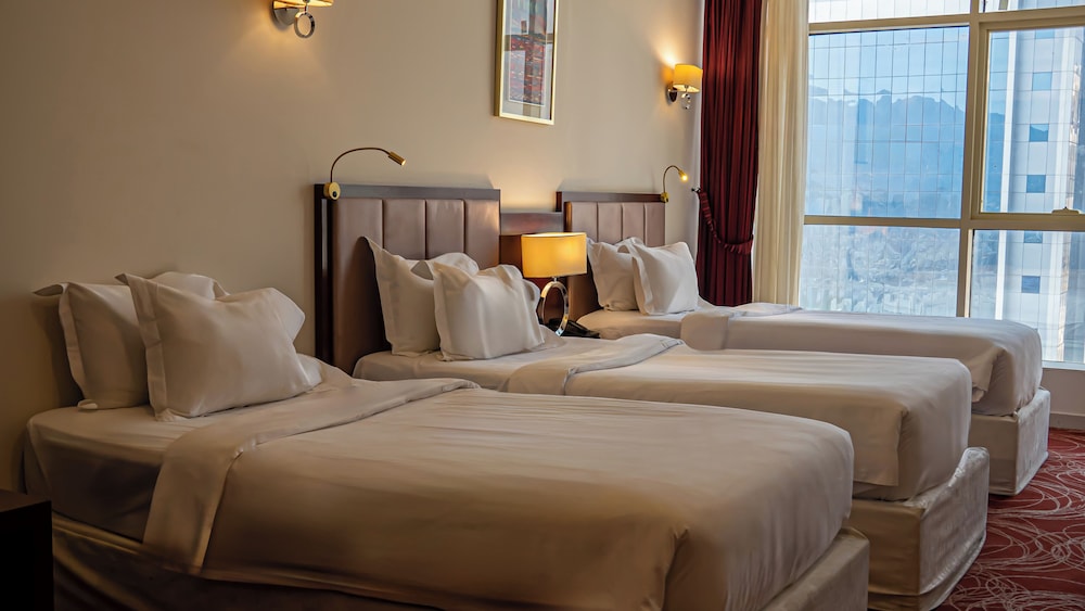 Deluxe Triple Room photo 2