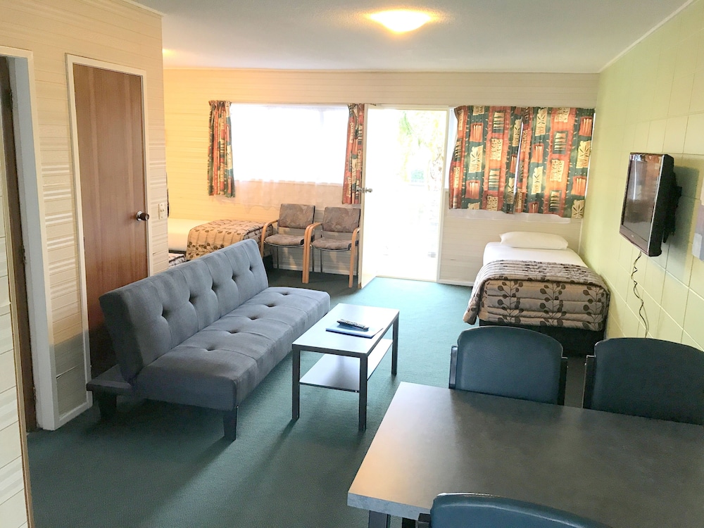 Family Suite (Large) - Photo 7