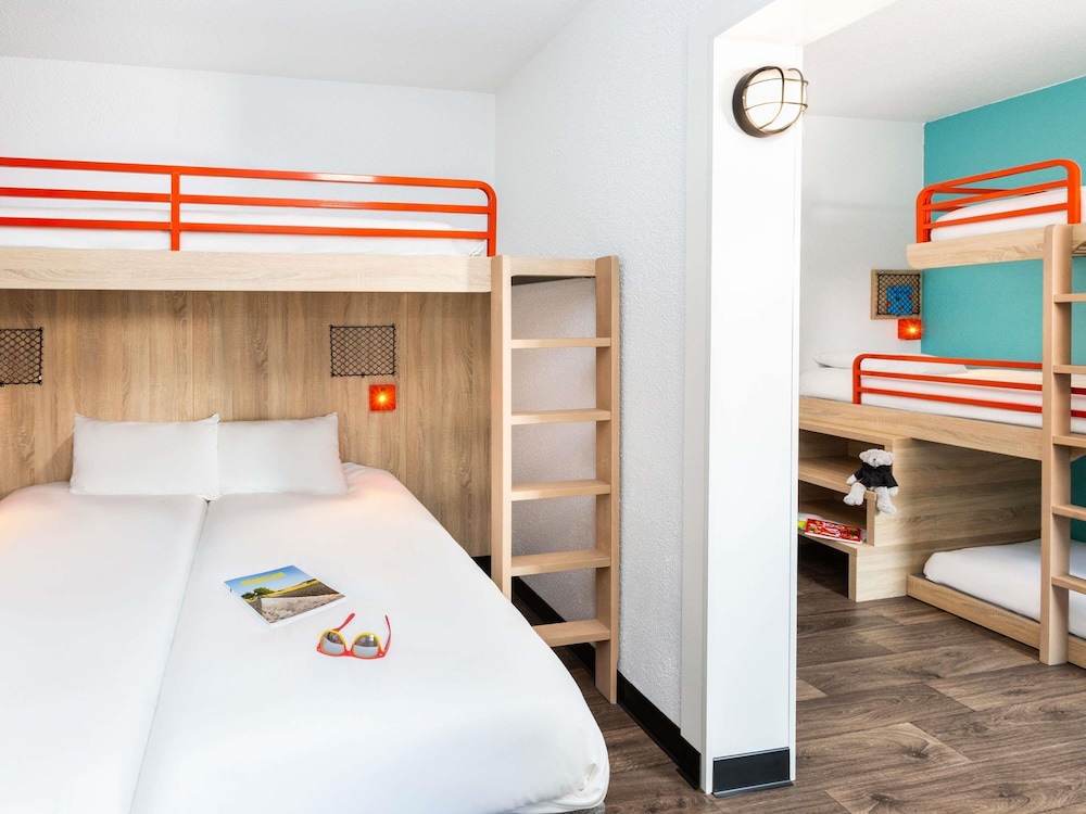Room, Multiple Beds photo 3