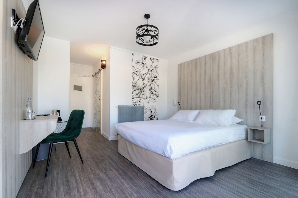 Superior Room, 1 Queen Bed, Terrace, Poolside photo 2