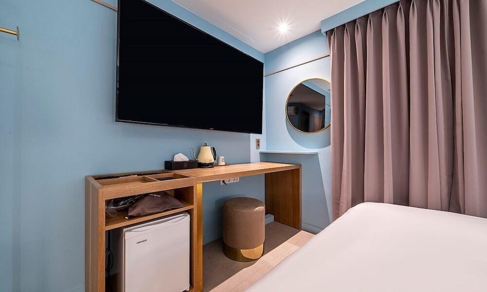Standard Double Room - Photo 9